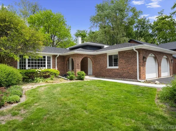 1205 Chateaugay Ave, Naperville, IL 60540