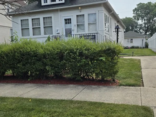 106 Sawyer Ave, La Grange, IL 60525