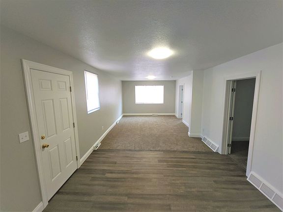 4th image of 408 Ash St #1