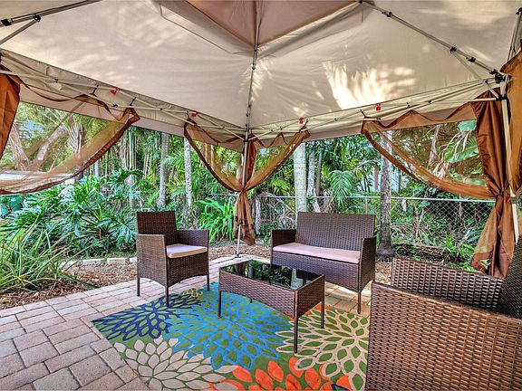 4th image of 4460 SW 24th Avenue