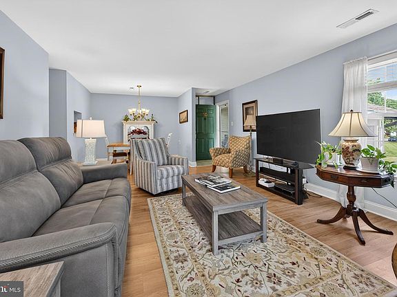 2nd image of 10 Village Ct