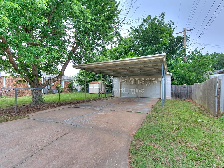 810 N Marshall Dr — Photo 16