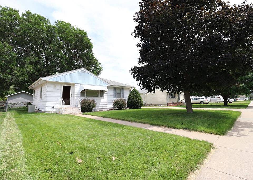 1st image of 3119 I Ave