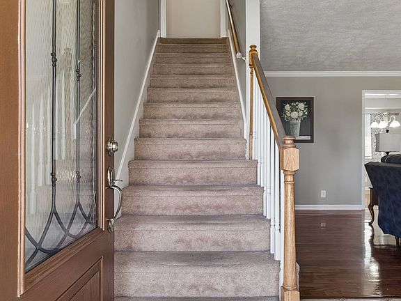 4th image of 512 Decherd Ln