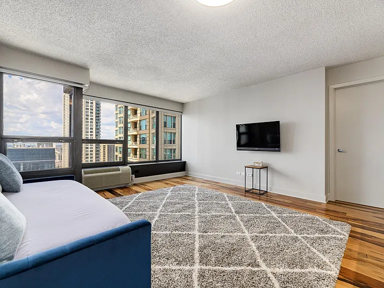 30 E Huron St #3105 — Photo 8