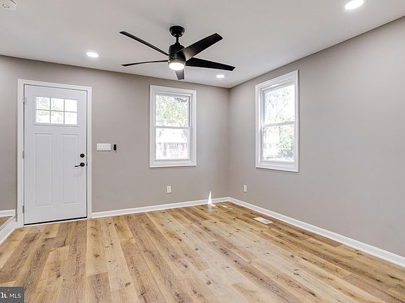 4th image of 93 Avalon Ave