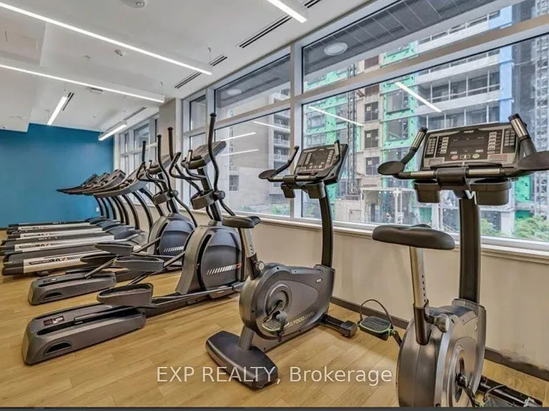 105 Champagne Ave S #1102 — Photo 8