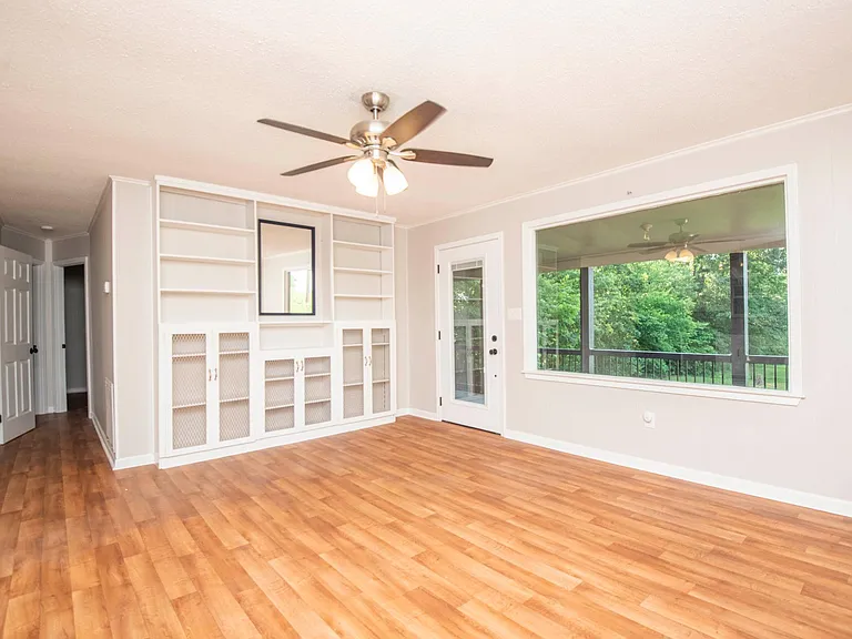 136 Harrison Ln — Photo 23