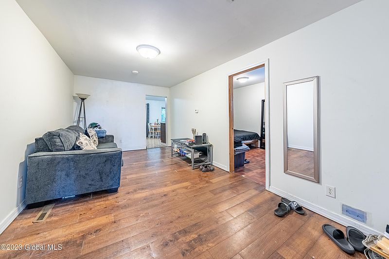 2nd image of 230 Myrtle Avenue