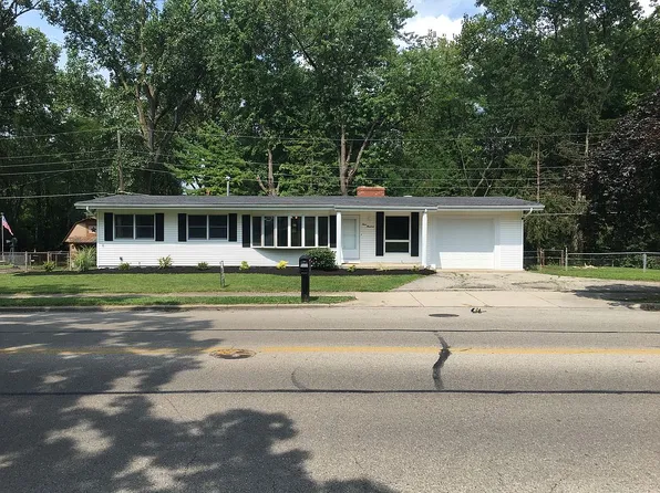 300 N Wolf Creek St, Brookville, OH 45309