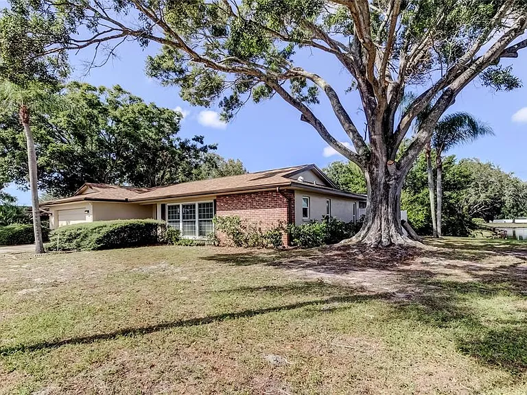 2652 Concorde Ct — Photo 1