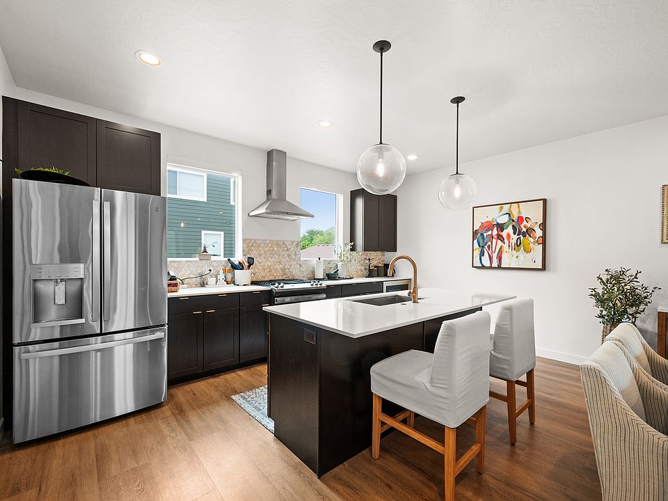 1st image of 504 E Alice Way S