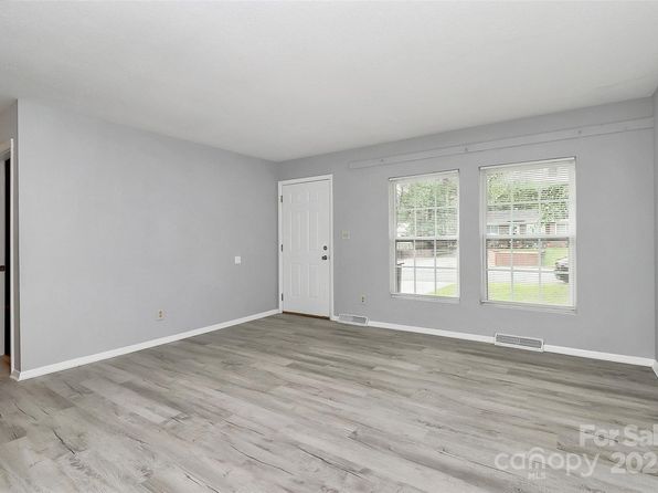 charlotte-north-carolina-299899443 picture