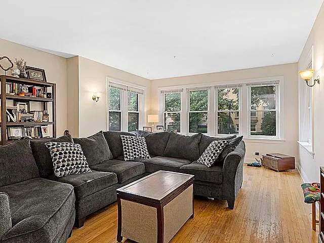 3 bed, 1800 sqft, $2,395 — Photo 4