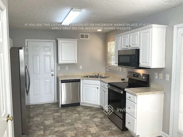 7122 Lowen Rd — Photo 4