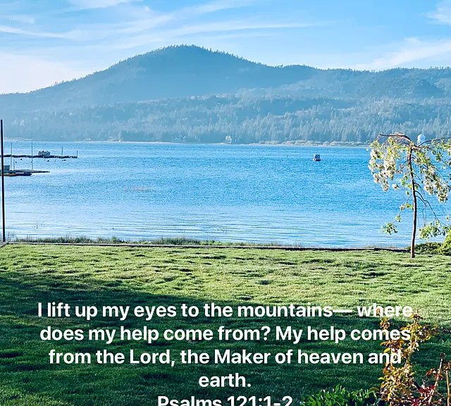 Majestic mountain and lakeviews!
