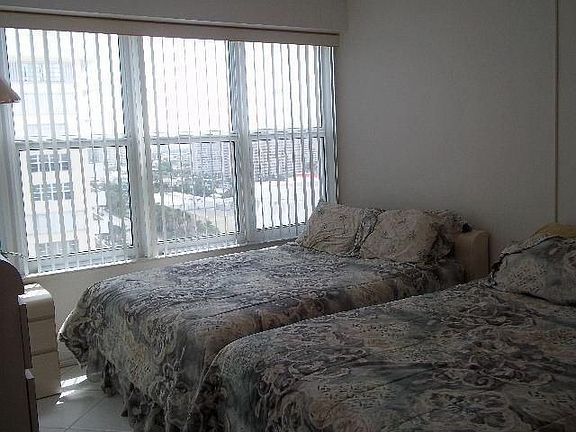 5th image of 4010 Galt Ocean Dr APT 1411