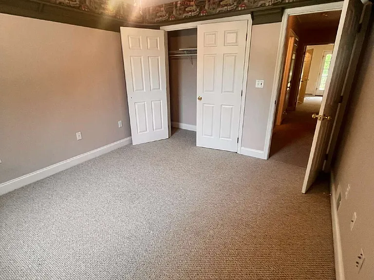 310 York St — Photo 17