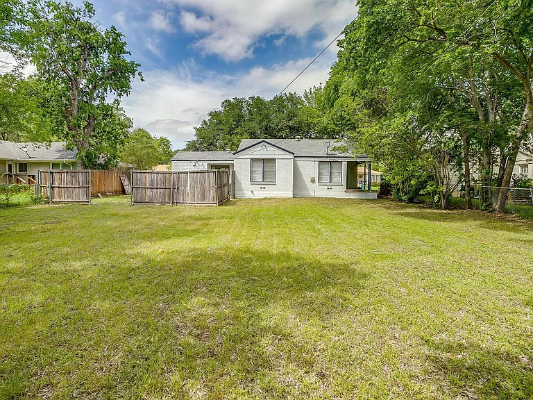 3557 Suffolk Dr — Photo 20