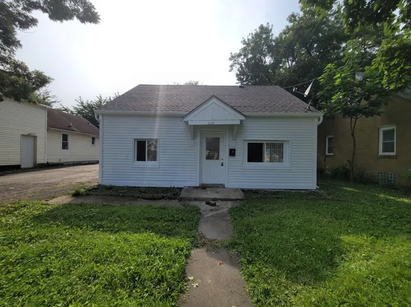 226 N Farnsworth Ave, Aurora, IL 60505