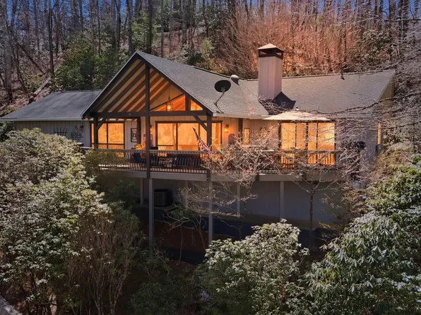 499 Ridgepole Dr, Dillard, GA 30537