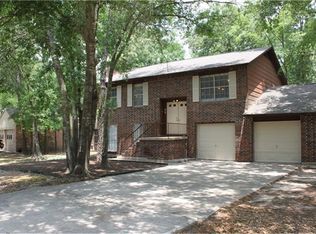 98 Crystal Lake Ln, Spring, TX 77380