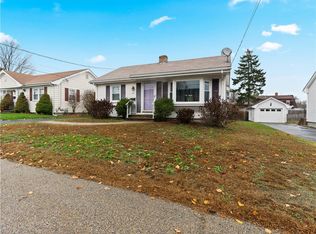 27 Heath St, Riverside, RI 02915