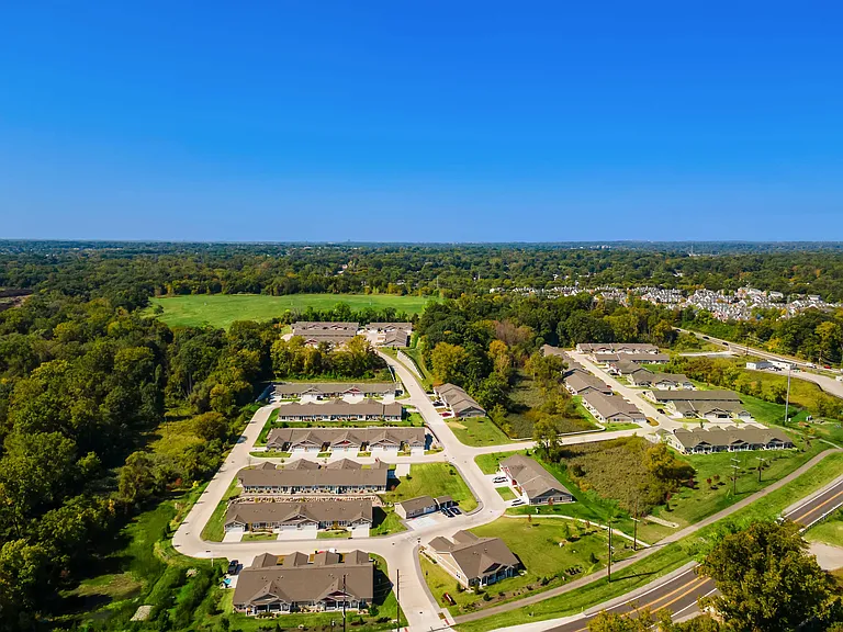 Redwood Rochester Hills — Photo 17