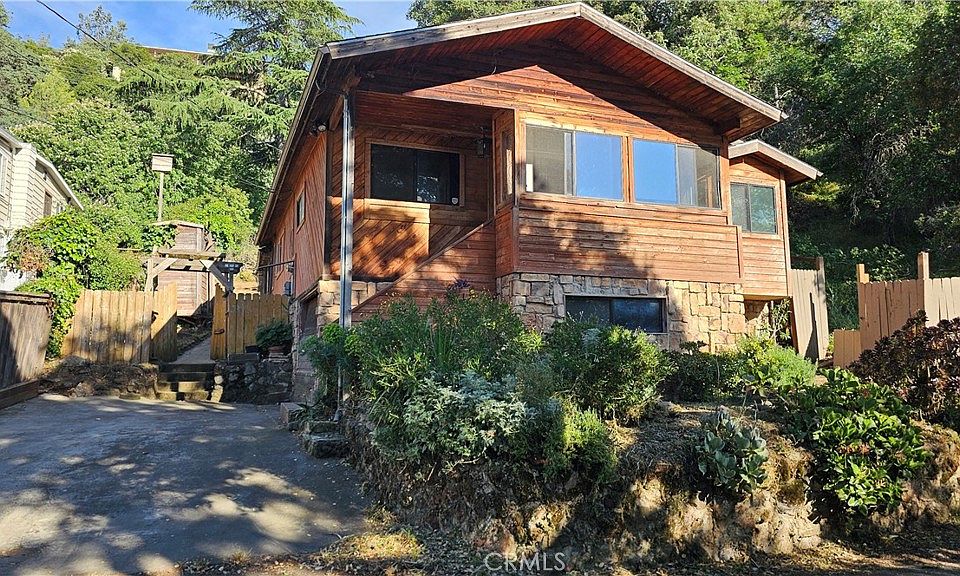 1st image of 2898 Sierra Dr