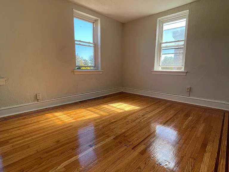 Oak Lynne Apartments — Photo 7