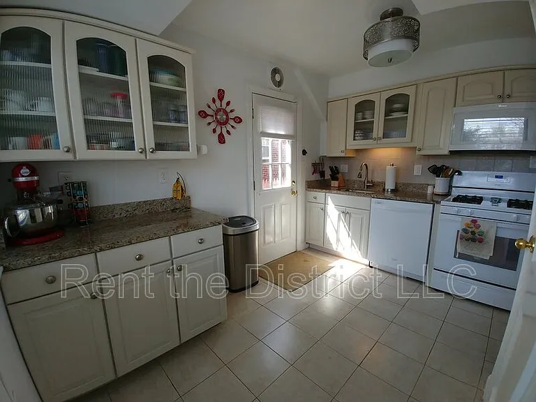 4839 Yuma St NW — Photo 5