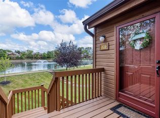 1703 Hemingway Ln #E, Saint Charles, MO 63304