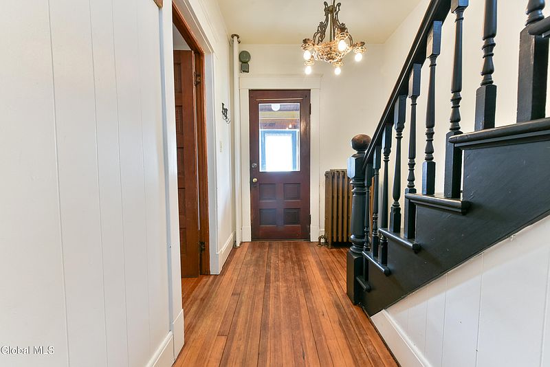 3rd image of 19 Albion Avenue