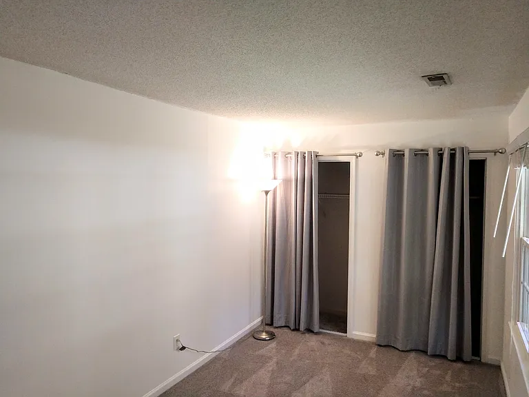 400 Hillstone Dr — Photo 19