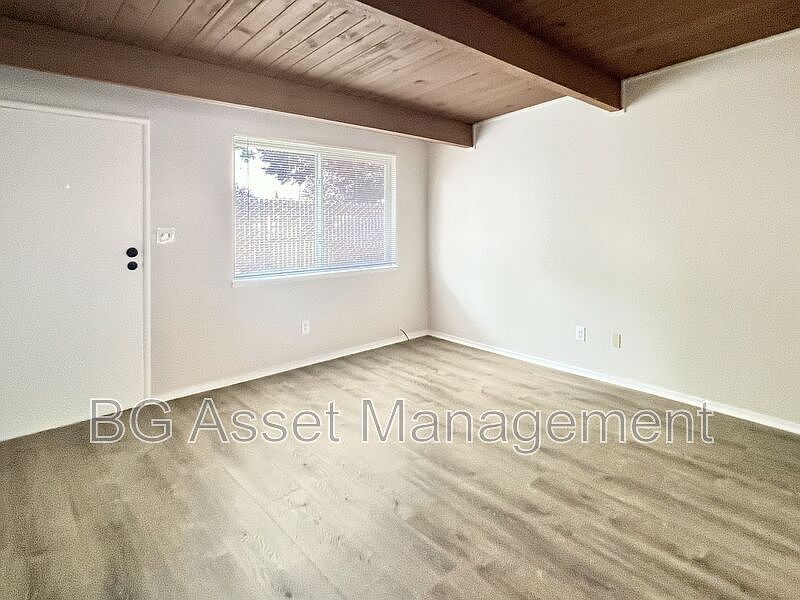 1st image of 1922 Dodson St