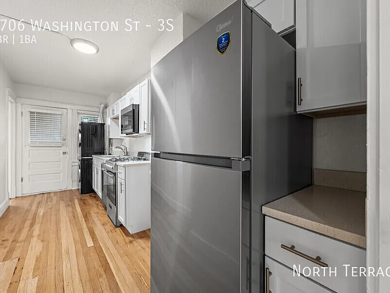 3706 Washington St #3S — Photo 3