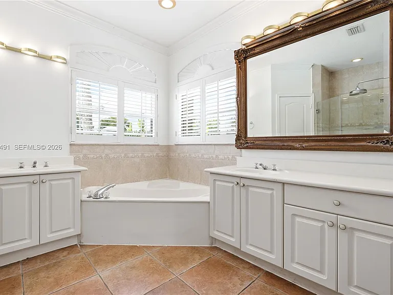 15203 SW 142nd Ave — Photo 9
