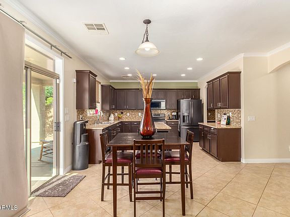 5th image of 43673 W McClelland Ct