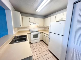 350 Palm Cir W APT 207, Hollywood, FL 33025