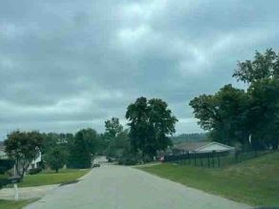 Exterior Neighborhood (street photo)