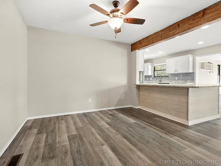 8610 Meadowood Cir — Photo 11
