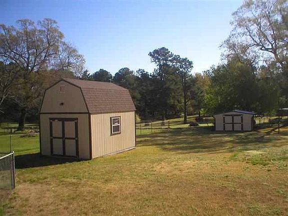 4th image of 16 Big Oak Ln