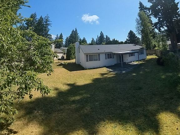 3rd image of 3132 SE beechcrest Court