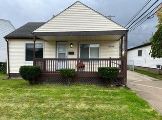 18654 Meier St, Roseville, MI 48066