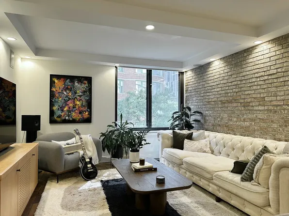 303 Greenwich St #3F, New York, NY 10013