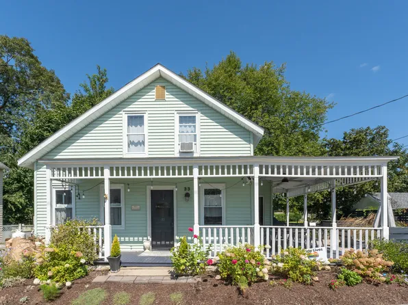 33 Center Street, East Lyme, CT 06357