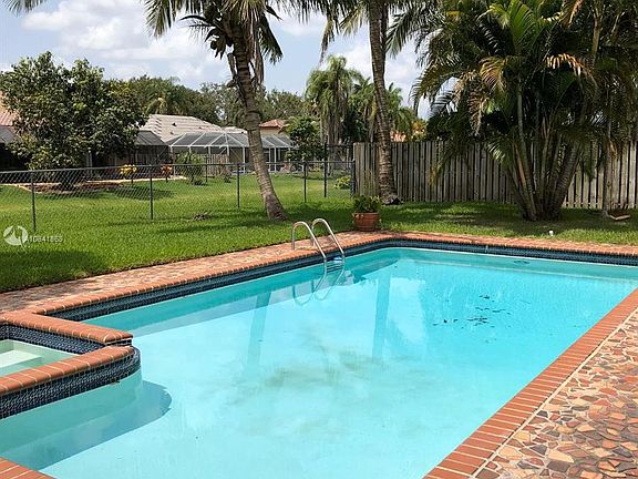 4th image of 10480 NW 20th Ct #10480