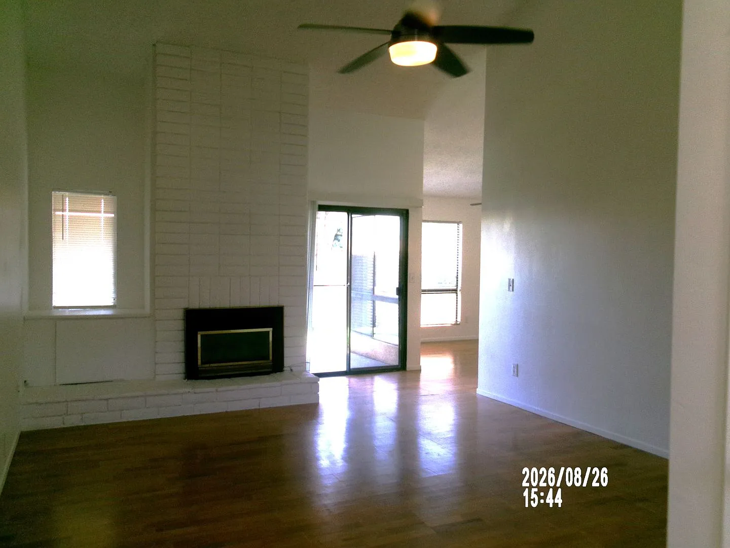 Olive Dr. Condo — Photo 4