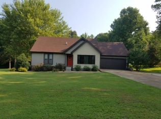 310 Paul Dr, Paris, TN 38242