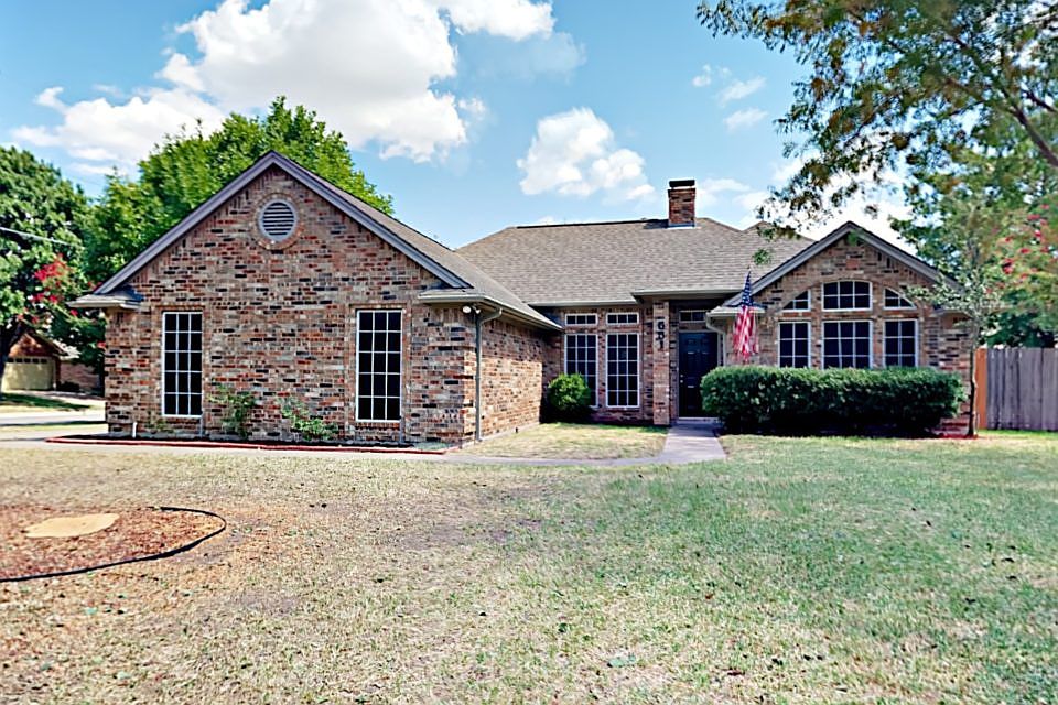 1st image of 551 Shamrock Dr